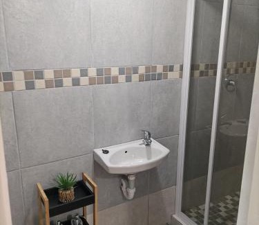 Kraaifontein House | Exceptional Cethone Guest House: Child-Friendly Retreat