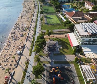 Ocaklar Hotel | Relax at Ceti̇n Presti̇ge Resort with Private Beach & Pool