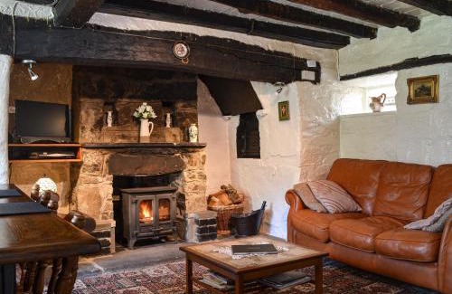 Mawddwy House | Discover Ceunant: Family & Pet-Friendly Getaway Awaits!
