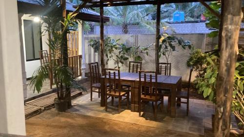 Trincomalee Hotel | Oceanfront Ceylon Beach Haven in Uppuveli for Families