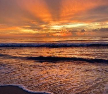 Trincomalee Hotel | Oceanfront Ceylon Beach Haven in Uppuveli for Families