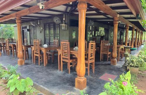Nochchiyagama Hotel | Ceylon wilpattu safaris & lodging