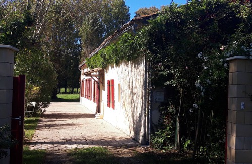 Cezac Cottage | Inviting Country Cottage with Pool and Pet-Friendly Amenities