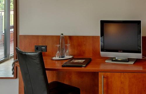 Spiesen-Elversberg Hotel | Comfortable Stay at CFK - Spiesen-Elversberg with Pets Welcome