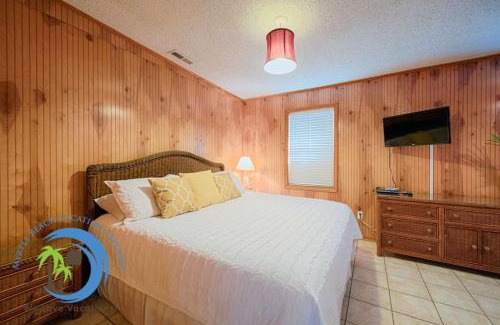 Cherry Grove Beach House | Pet-Friendly Cg Beach Bungalow 2 for Family Getaways