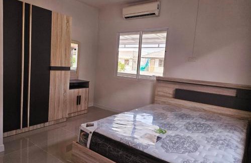 San Sai Bed & Breakfast | Budget-Friendly Stay at CG BNBHOTEL with Family Amenities