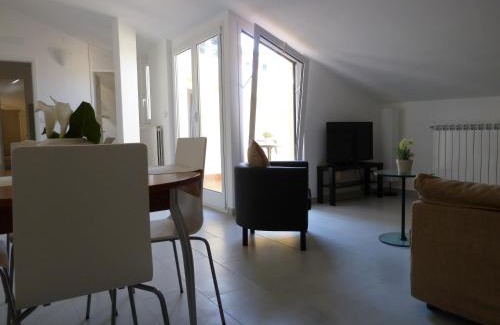 Laigueglia Apartment | Inviting Chà Apartment: 4-Star Stay with Breakfast Included