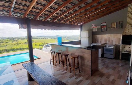 Sao Sebastiao do Paraiso House | Cozy Retreat in Minas Gerais with Amazing Views and Pet-Friendly