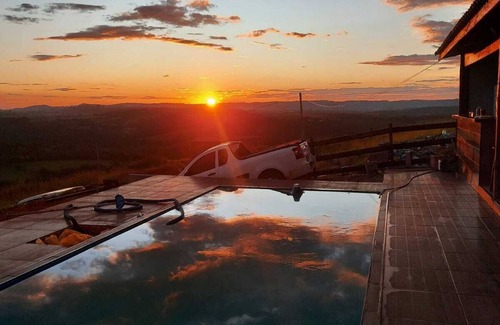 Sao Sebastiao do Paraiso House | Cozy Retreat in Minas Gerais with Amazing Views and Pet-Friendly