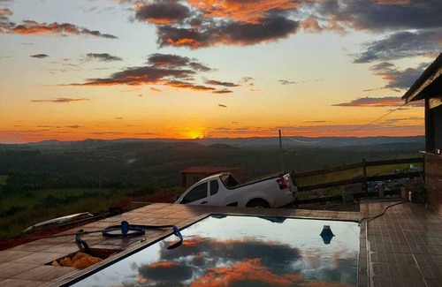 Sao Sebastiao do Paraiso House | Cozy Retreat in Minas Gerais with Amazing Views and Pet-Friendly