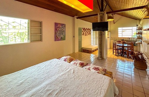 Seccao A House | Chácara 2: Ideal Getaway with Wi-Fi & Pool in Holambra