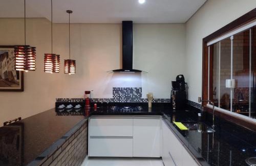 Igarata House | Experience Família Coelho Hospedagem: Pet-Friendly Escape