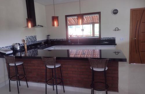Igarata House | Experience Família Coelho Hospedagem: Pet-Friendly Escape