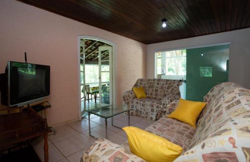 Ibiuna House | Chácara with Pool, BBQ & Wi-Fi - 4-Star Guest Rated Retreat