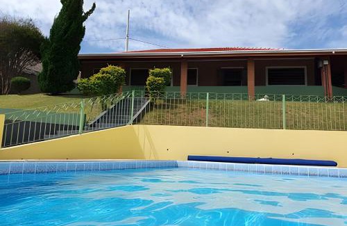 Bom Jesus dos Perdoes House | Perfect Retreat at Chácara com piscina aquecida - Perdões