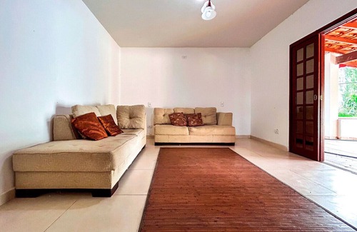 Santa Luzia House | Relaxing Retreat with Pool & Ocean View in Bragança Paulista