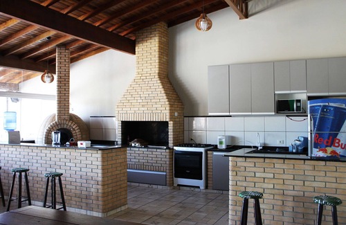 Jarinu House | Inviting Family Retreat with Pool and Activities in Jarinu
