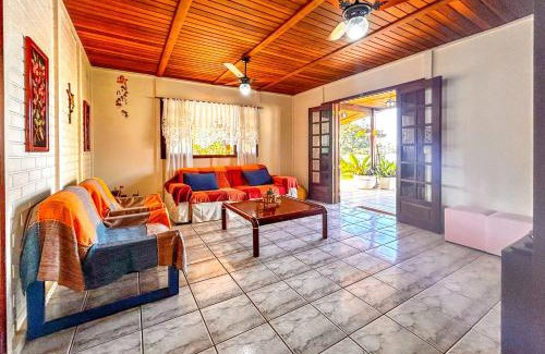 Mairinque House | Chácara com piscina, churrasqueira, WiFi e quadra
