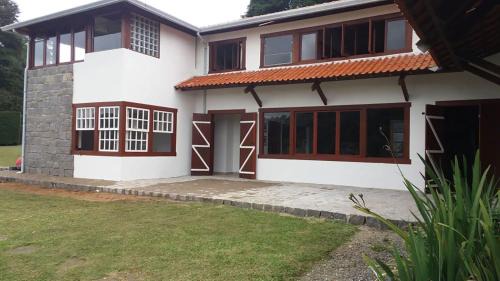 Cunha House | Cozy Retreat with Wi-Fi & Fun Amenities in Cunha