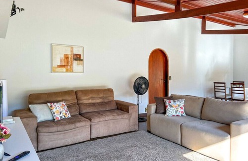 Guararema House | Relaxing Getaway with Wi-Fi and Leisure Activities in Guararema