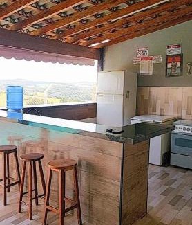 Sao Sebastiao do Paraiso House | Pet-Friendly Getaway at Chácara do Mirante - Rated 9.4/10