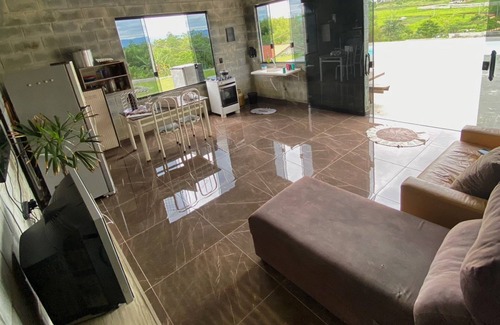 Cacapava House | Idyllic Chácara with Pool and Breathtaking Views in SP