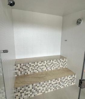 Igarata House | Relax at Chácara Gama: Jacuzzi, Pool & Oceanfront Views