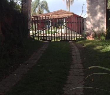 Bueno Brandao House | Discover Chácara Pão de Açúcar: 10/10 Family and Pet Haven