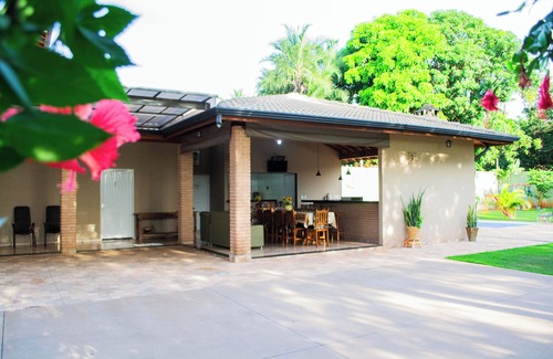 Olimpia House | Chácara Raoni: Family-Friendly Retreat Near the Park