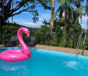 Luiz Alves House | Relax at Chácara Refúgio nas Montanhas: Pet Friendly Escape