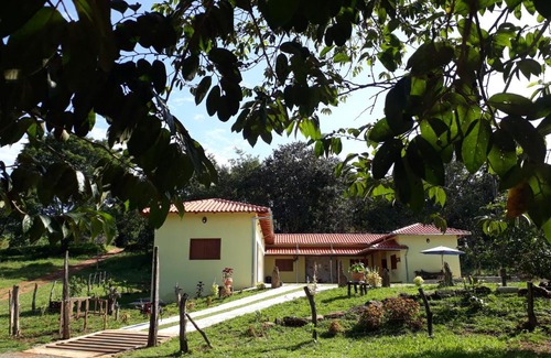 Pirenopolis House | Discover Chácara Reino Encantado: Perfect for Families & Pets