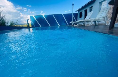 Socorro House | Relax at Chácara Solar das Águas II with Oceanfront Views