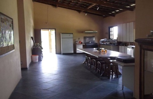 Aruja House | Discover CHÁCARA STA EDWIGES: Pet-Friendly Getaway
