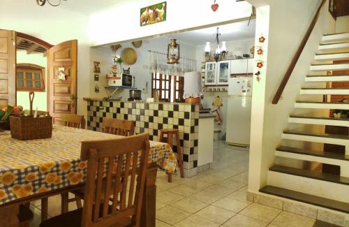 Limeira House | Family-Friendly Chácara Tâmonamió with Oceanfront Pool