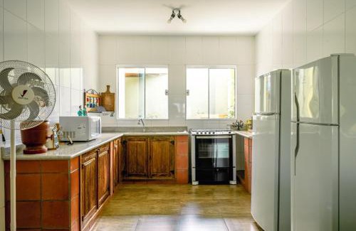 Tuiuti House | Relax at CHÁCARA TOP: Family-Friendly with Pool & Views
