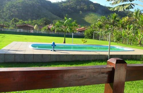 Silva Jardim House | Explore Comfort at Chácara Vale de Imbaú with Pool & Kitchen