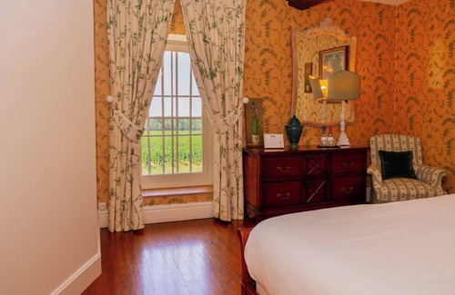 Saint-Christophe-des-Bardes Bed & Breakfast | Experience Château Fombrauge: A Unique Wine Retreat