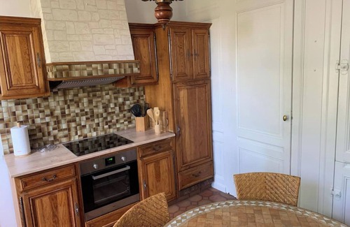 Saint-Magne-de-Castillon House | Family-Friendly Château Roseyrol Near Saint-Emilion, Rated 9.4