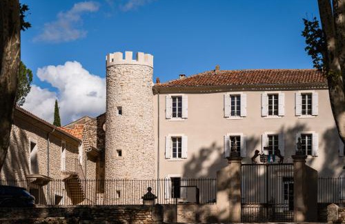 Vaison Ventoux Bed & Breakfast | Discover Château de Taulignan: Pet-Friendly Oceanfront Oasis