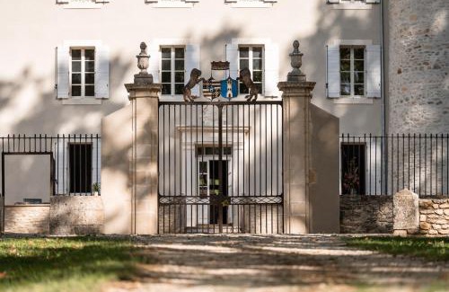 Vaison Ventoux Bed & Breakfast | Discover Château de Taulignan: Pet-Friendly Oceanfront Oasis