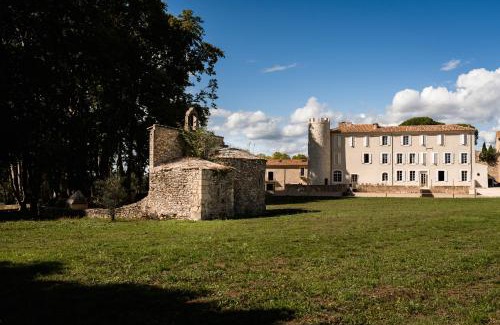 Vaison Ventoux Bed & Breakfast | Discover Château de Taulignan: Pet-Friendly Oceanfront Oasis