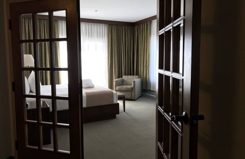 Sept-Iles Hotel | Experience Comfort at Château Arnaud with Top Amenities