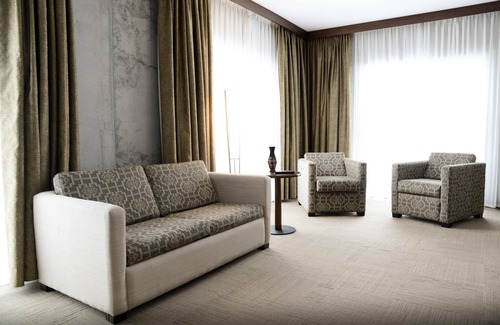 Sept-Iles Hotel | Experience Comfort at Château Arnaud with Top Amenities