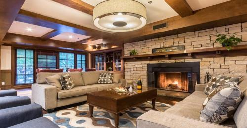Mont-Tremblant Hotel | Discover Relaxation at Château Beauvallon with Private Pool