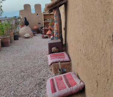 Ahmar Laglalcha House | Traditional Maison with Family and Pet-Friendly Amenities