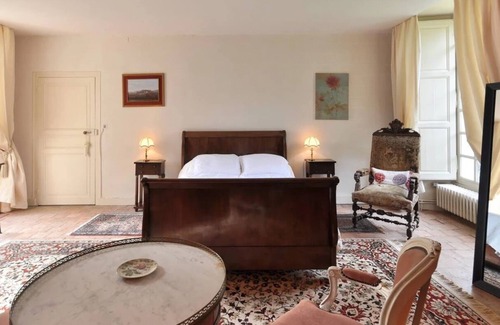 La Bernardiere House | Experience Comfort at Château Cassemichère - Spa & Breakfast