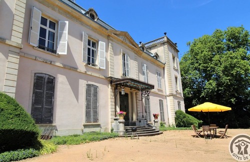 Emeringes House | Elegant House with Spa and Kitchen – Rated 8.4/10