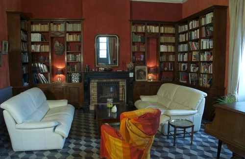 Saint-Paul-de-Fenouillet Bed & Breakfast | Experience Comfort at Château de Peyralade - Rated 9/10