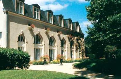 Bazeilles Hotel | Welcoming Château de Bazeilles: Pet-Friendly Getaway