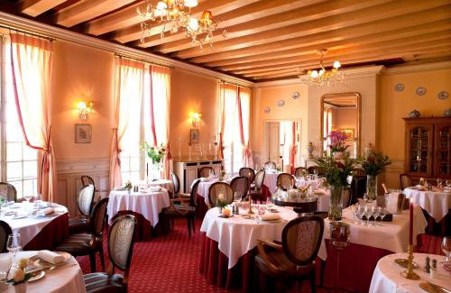 Joue-les-Tours Hotel | Relax at Château de Beaulieu with Spa & Pool Amenities